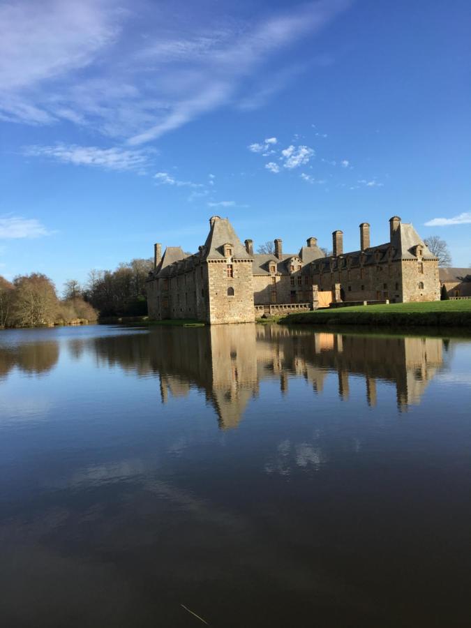 Le Clos Saint-Brice Les Portes du Coglais 外观 照片