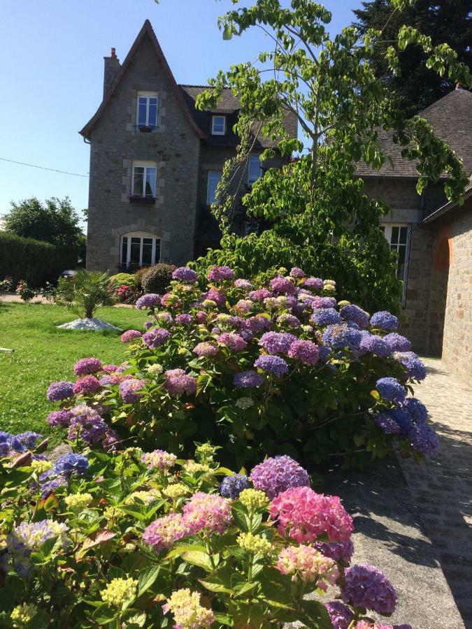 Le Clos Saint-Brice Les Portes du Coglais 外观 照片